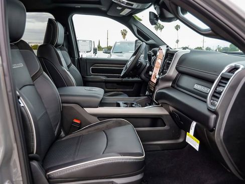 New 2026 RAM 3500 Laramie AWD/4WD image 21