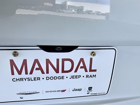 Used 2023 Jeep Grand Cherokee Limited image 49