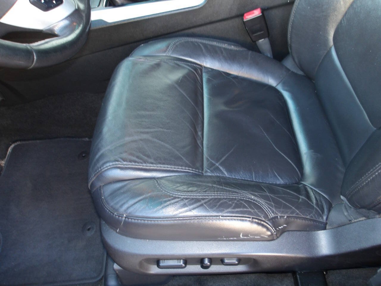 Used 2014 Ford Explorer XLT w/ Equipment Group 202A FWD image 24