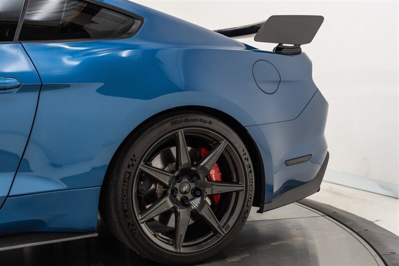 Used 2021 Ford Mustang Shelby GT500 w/ Carbon Fiber Track Pack RWD image 32