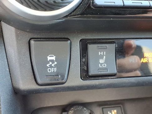 Used 2023 Toyota RAV4 XSE AWD/4WD image 17