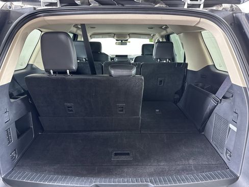 Used 2024 Ford Expedition XLT image 6