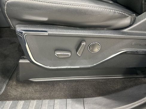 Used 2023 Ford F150 Lariat w/ Equipment Group 502A High image 10