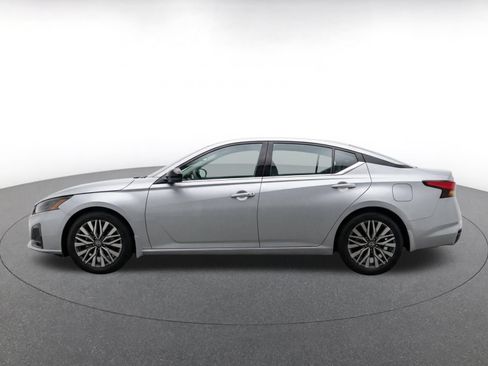 Used 2026 Nissan Altima 2.5 SV FWD image 4