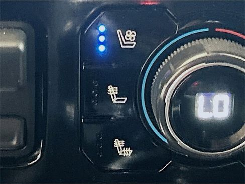 Used 2023 Chevrolet Silverado 1500 LTZ image 17