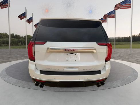 Used 2021 GMC Yukon XL Denali w/ Denali Premium Package AWD/4WD image 8
