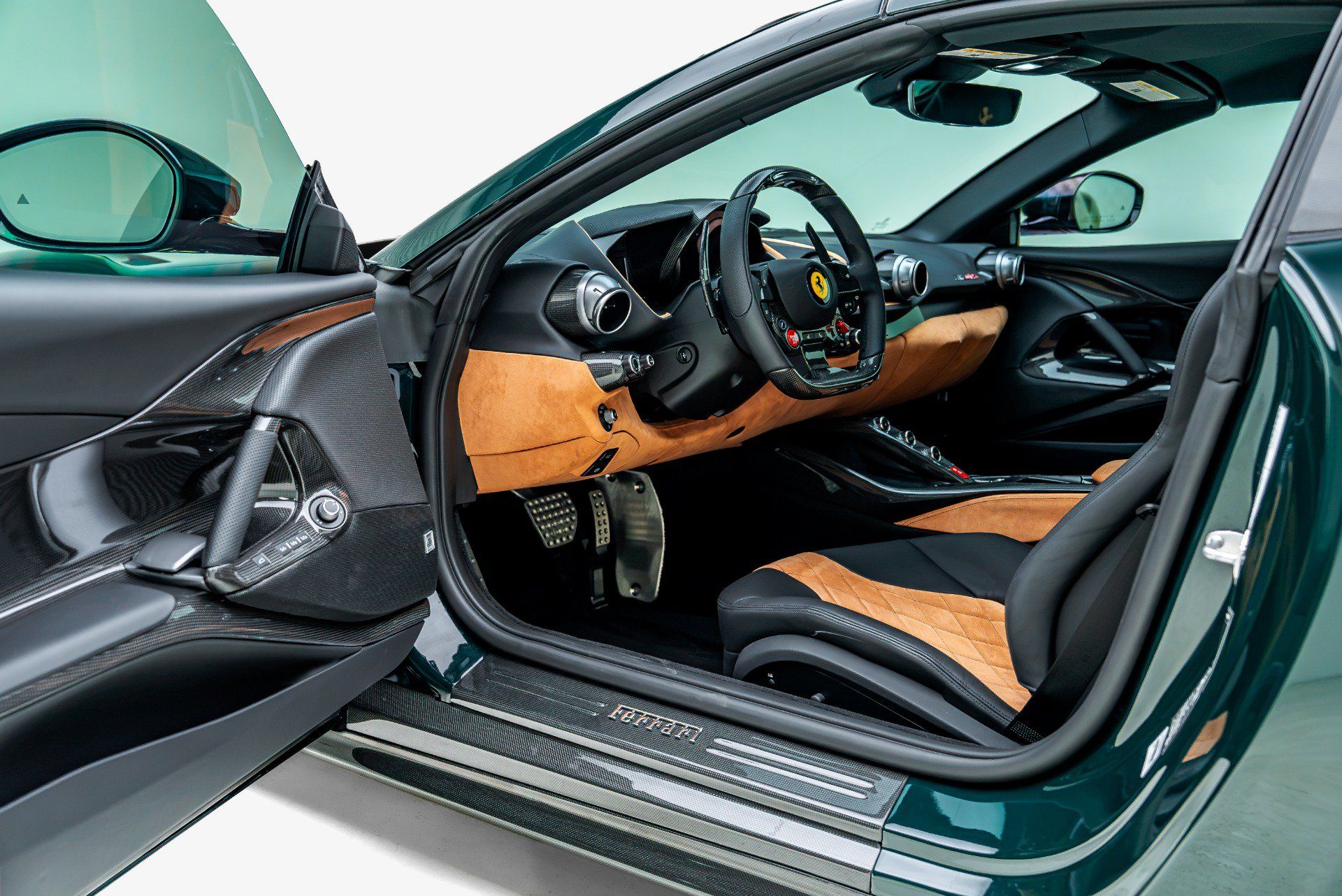 Used 2023 Ferrari 812 GTS RWD image 3