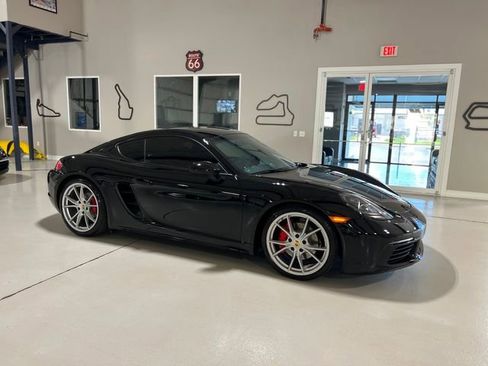 Used 2020 Porsche 718 Cayman S w/ Sport Chrono Package image 44