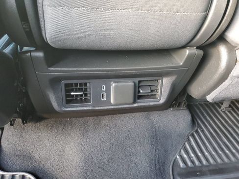 Used 2025 Chevrolet Silverado 2500 LT w/ Convenience Package AWD/4WD image 17