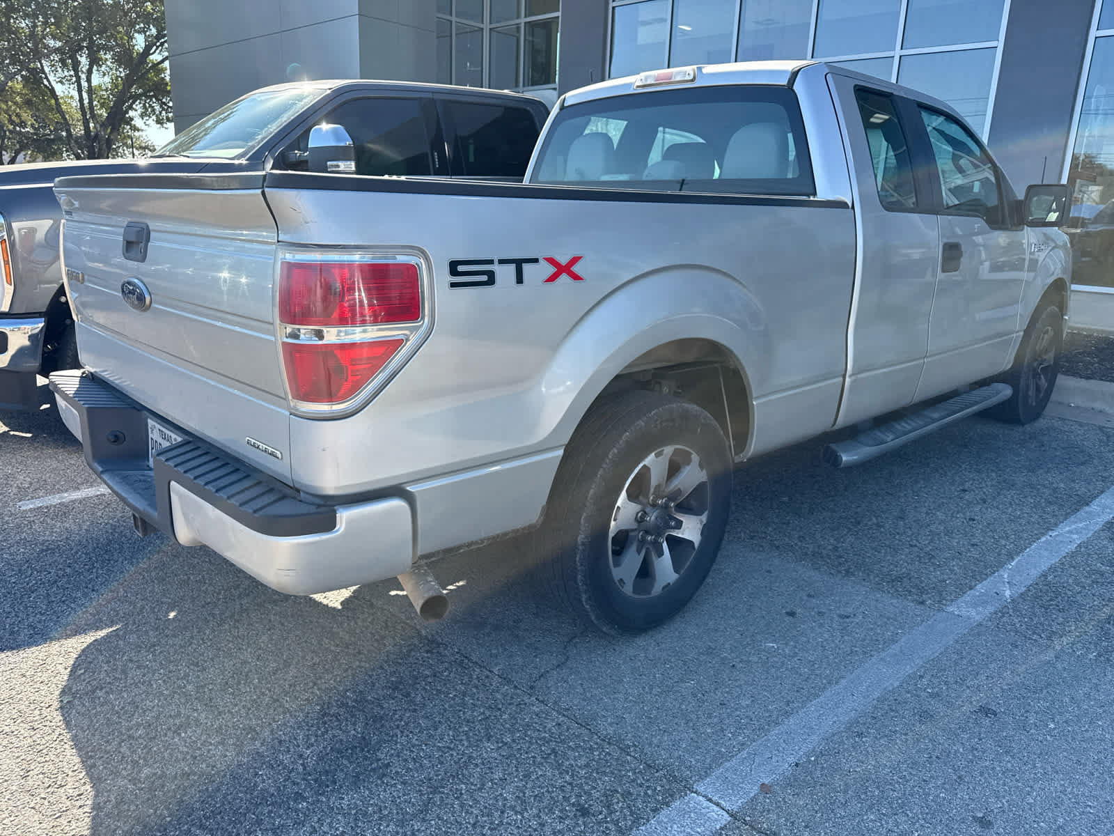 Used 2013 Ford F150 STX w/ Mid Equipment Group RWD image 3