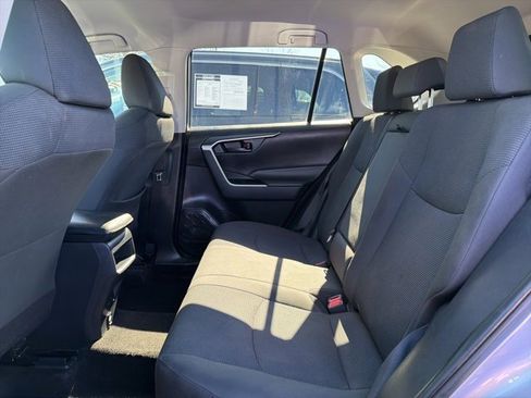 Used 2021 Toyota RAV4 LE image 24