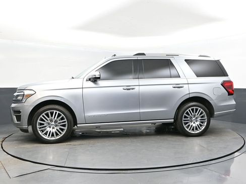 Used 2024 Ford Expedition Platinum image 4