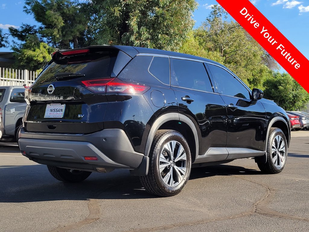 Used 2021 Nissan Rogue SV FWD image 4