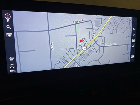 Certified 2022 Lexus ES 350 w/ Premium Package image 18