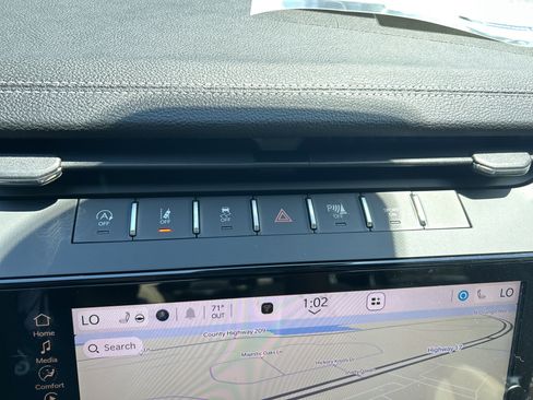 New 2026 Jeep Grand Cherokee L Limited w/ Luxury Tech Group II RWD image 31