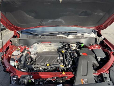 Used 2025 Chevrolet Trax LT w/ LT Convenience Package image 17