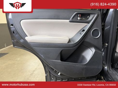 Used 2017 Subaru Forester 2.5i Limited image 42