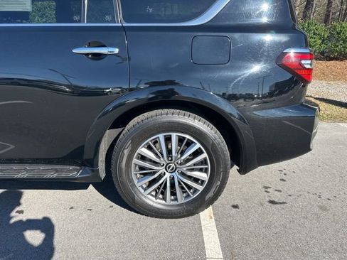 Used 2021 Nissan Armada SL w/ Captain's Chairs Package image 20