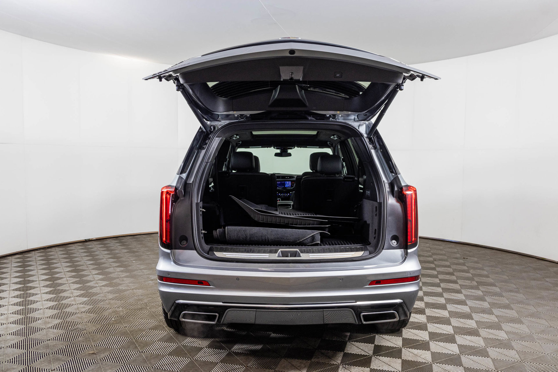 Used 2025 Cadillac XT6 Premium Luxury AWD/4WD image 46