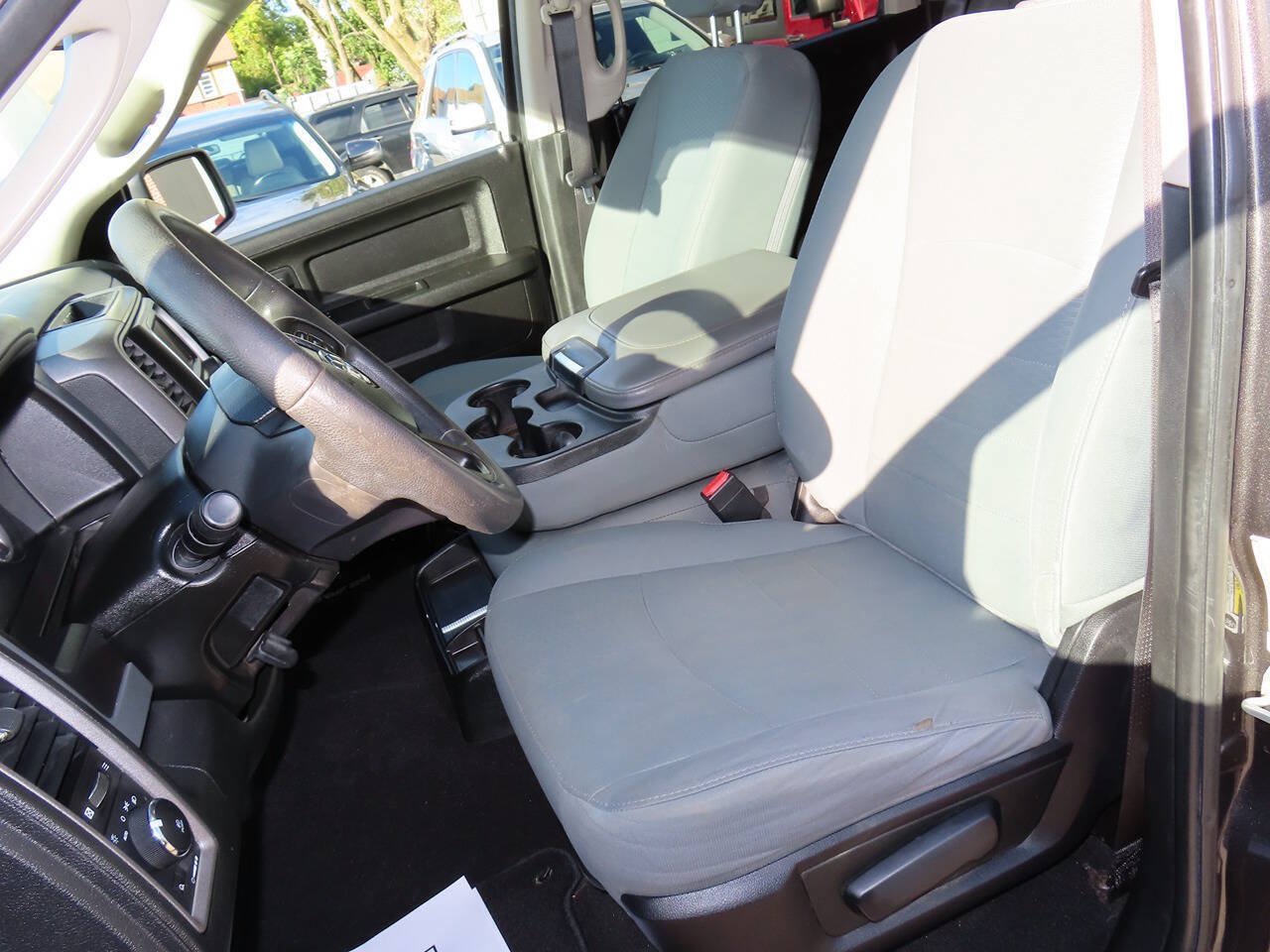 Used 2018 RAM 1500 Express w/ Express Value Package AWD/4WD image 19