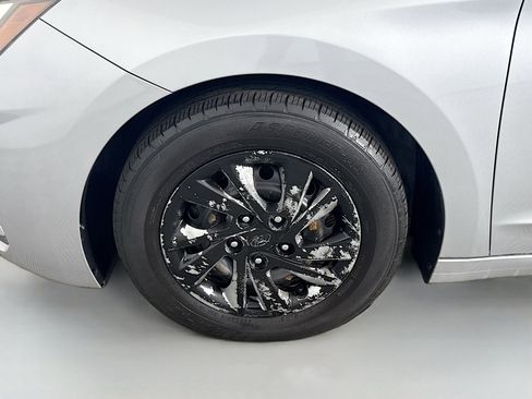 Used 2020 Hyundai Elantra SE image 37