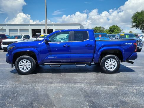 Used 2025 Toyota Tacoma SR5 AWD/4WD image 6
