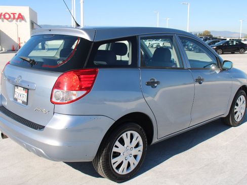 Used 2004 Toyota Matrix image 3