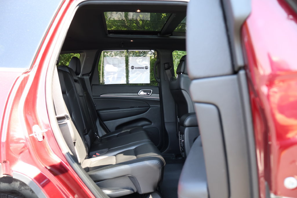 Used 2022 Jeep Grand Cherokee Limited w/ Tech Group AWD/4WD image 47