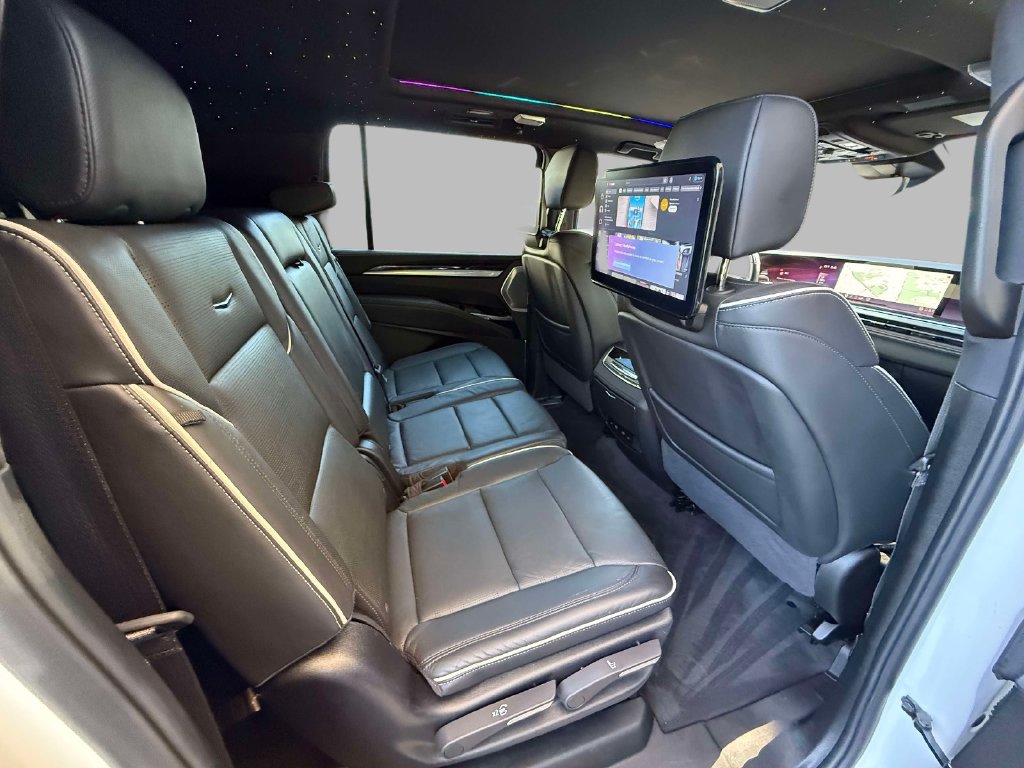 Used 2025 Cadillac Escalade ESV Sport w/ Touring Package AWD/4WD image 16