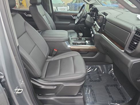 Used 2025 GMC Sierra 1500 Elevation w/ Elevation Premium Package AWD/4WD image 10