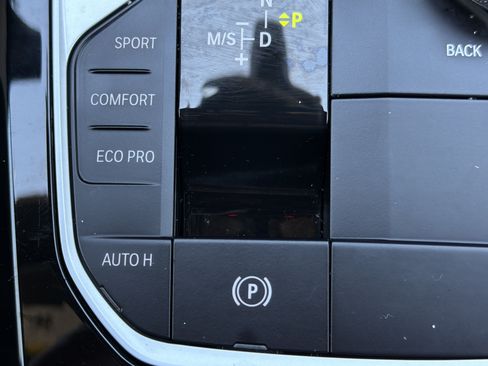Used 2024 BMW X3 sDrive30i w/ Convenience Package RWD image 11