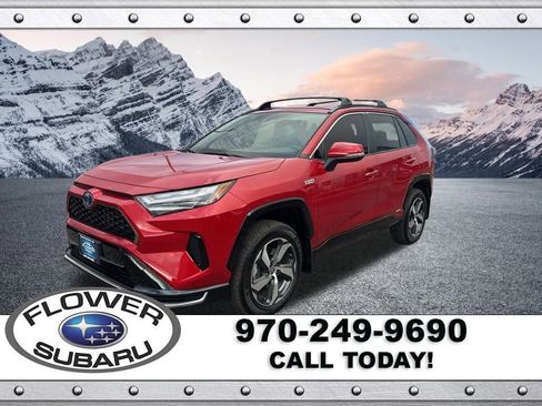 Used 2024 Toyota RAV4 SE image 3