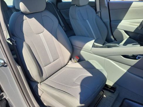 New 2026 Hyundai Elantra SE image 16