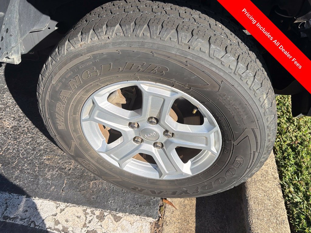 Used 2019 Jeep Wrangler Sport AWD/4WD image 2