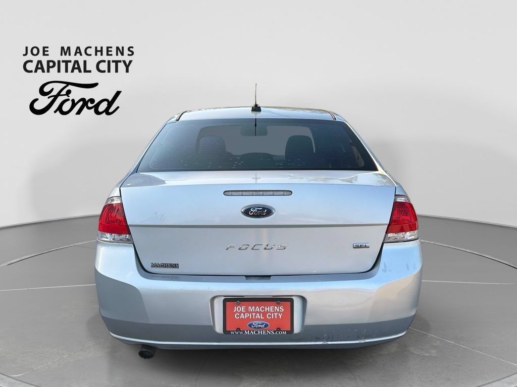 Used 2010 Ford Focus SEL FWD image 6