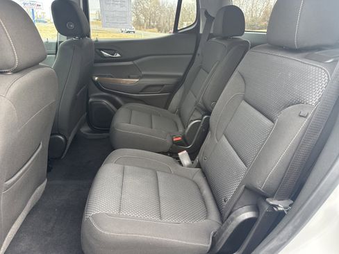 Used 2021 GMC Acadia SLE w/ Driver Convenience Package image 8