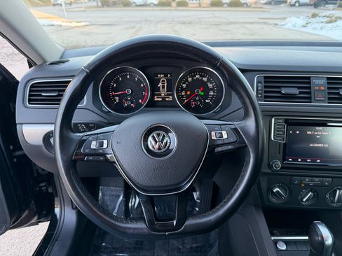 Used 2017 Volkswagen Jetta SE image 15