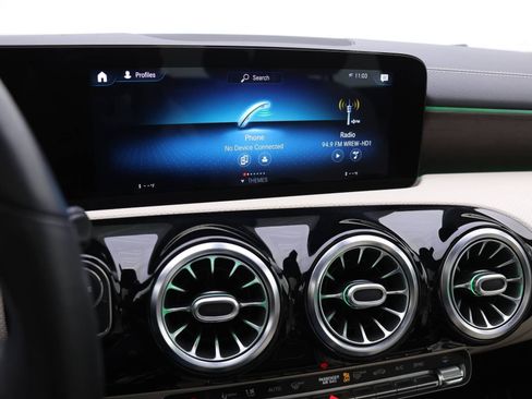 Used 2021 Mercedes-Benz CLA 250 CLA 250 image 7