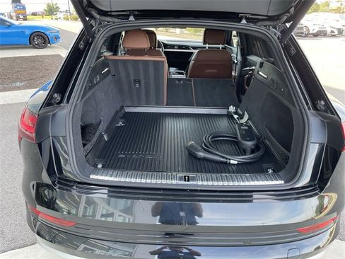 Used 2019 Audi e-tron Prestige image 21