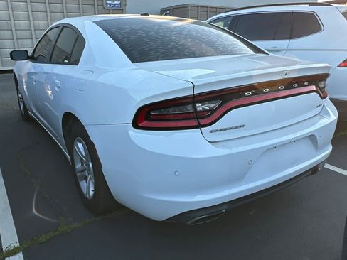 Used 2018 Dodge Charger SXT image 4