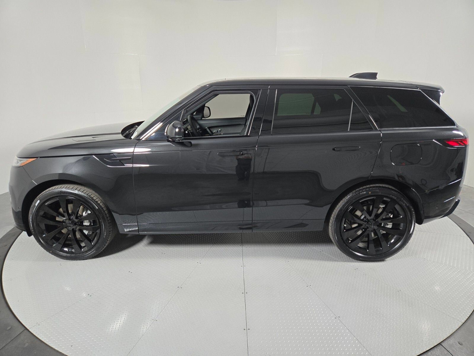 New 2026 Land Rover Range Rover Sport Dynamic SE AWD/4WD image 34