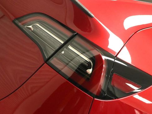 Used 2023 Tesla Model Y Performance image 96