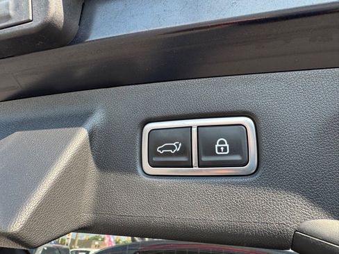 Used 2023 Kia Sorento EX image 12