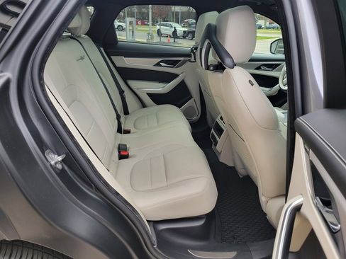 Used 2024 Jaguar F-PACE R-Dynamic S image 29
