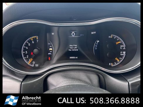 Used 2021 Jeep Grand Cherokee Limited w/ Sun & Sound Group image 27