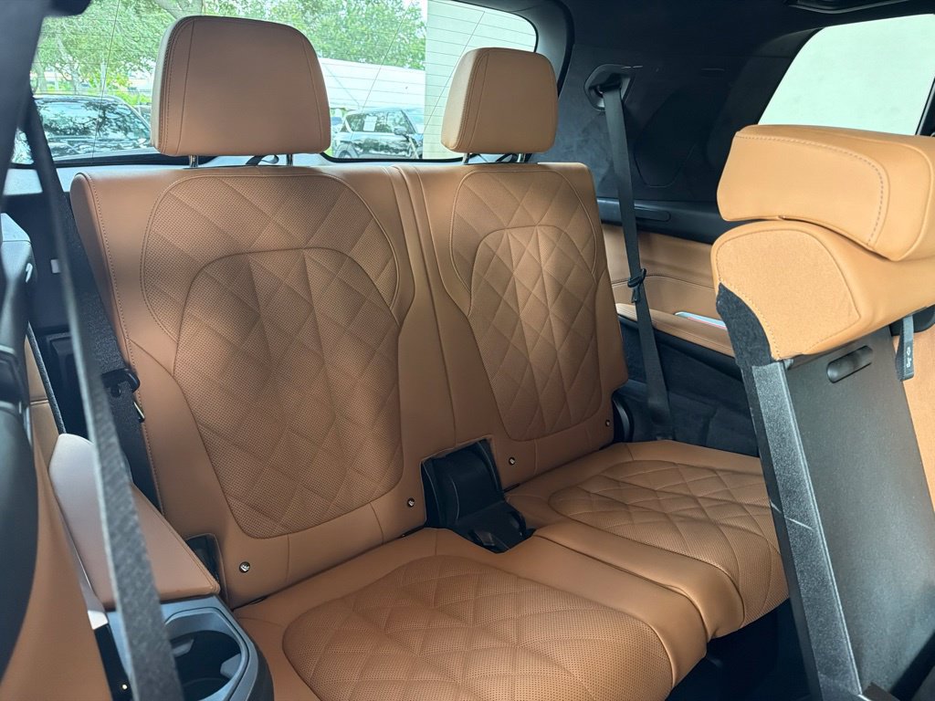 Used 2026 BMW X7 xDrive40i AWD/4WD image 44