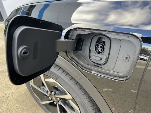 New 2026 Chevrolet Equinox EV LT image 31