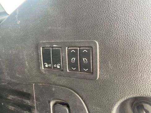 Used 2016 GMC Yukon SLT image 27