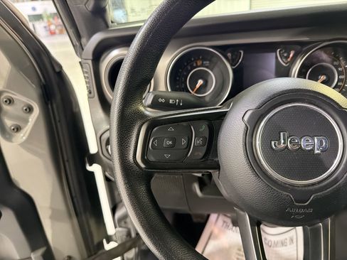 Used 2022 Jeep Gladiator Sport w/ Trailer Tow Package image 14
