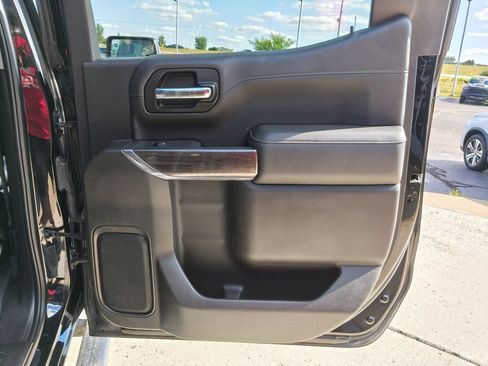 Used 2019 Chevrolet Silverado 1500 LTZ AWD/4WD image 16